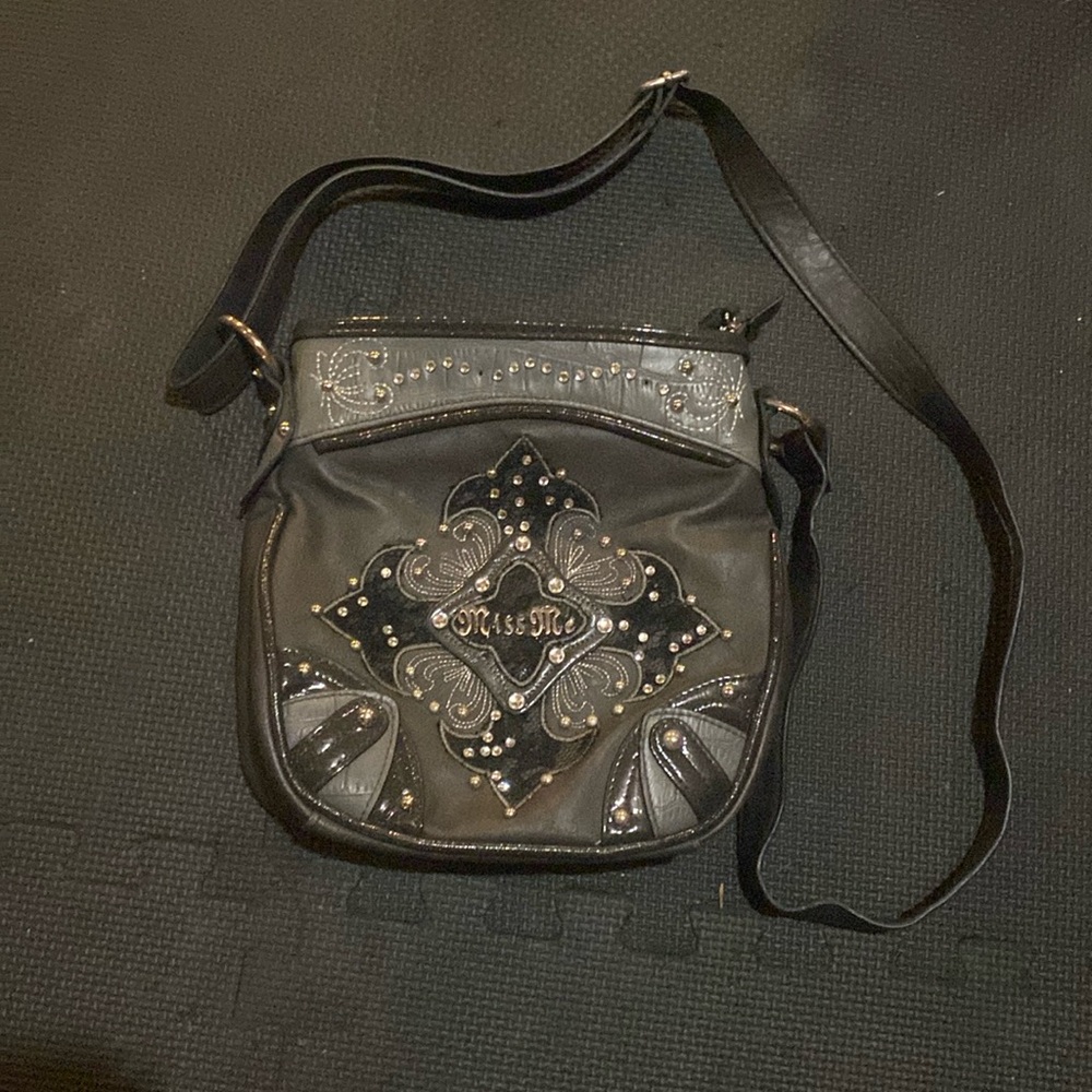 Miss me crossbody